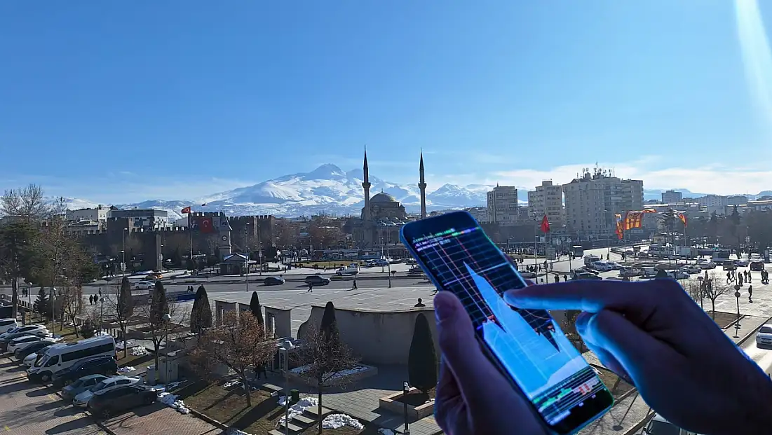 Bankaların kapısı unutuldu! 57 trilyon lira cep telefonlarında döndü!