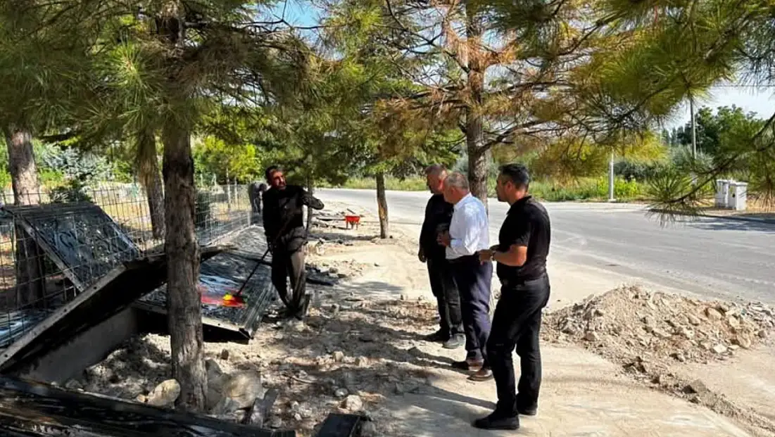 Başkan Öztürk sahaya indi, kolları sıvadı