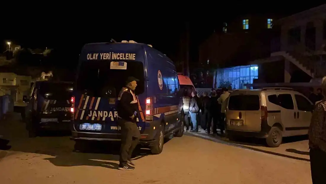 Camide 2 kişiyi bıçakla öldüren saldırgan aslında imamı öldürmek için gelmiş