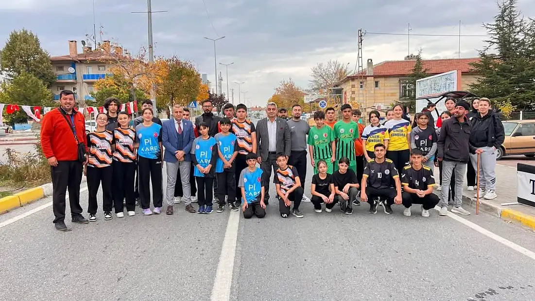Cumhuriyet Kupası Atletizm Yarışları Tomarza'da gerçekleştirildi!