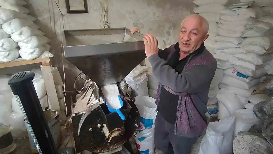 Teknolojiye direnip dede mesleğini yaşatıyor!