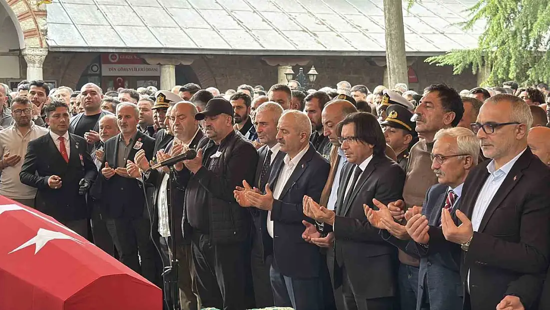 Görev başında hayatını kaybeden 27 yaşındaki uzman çavuş, Gebze’de toprağa verildi