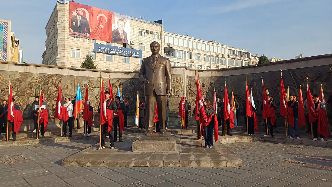 Kayseri’de Atatürk anısına 106 balon gökyüzüne bırakıldı