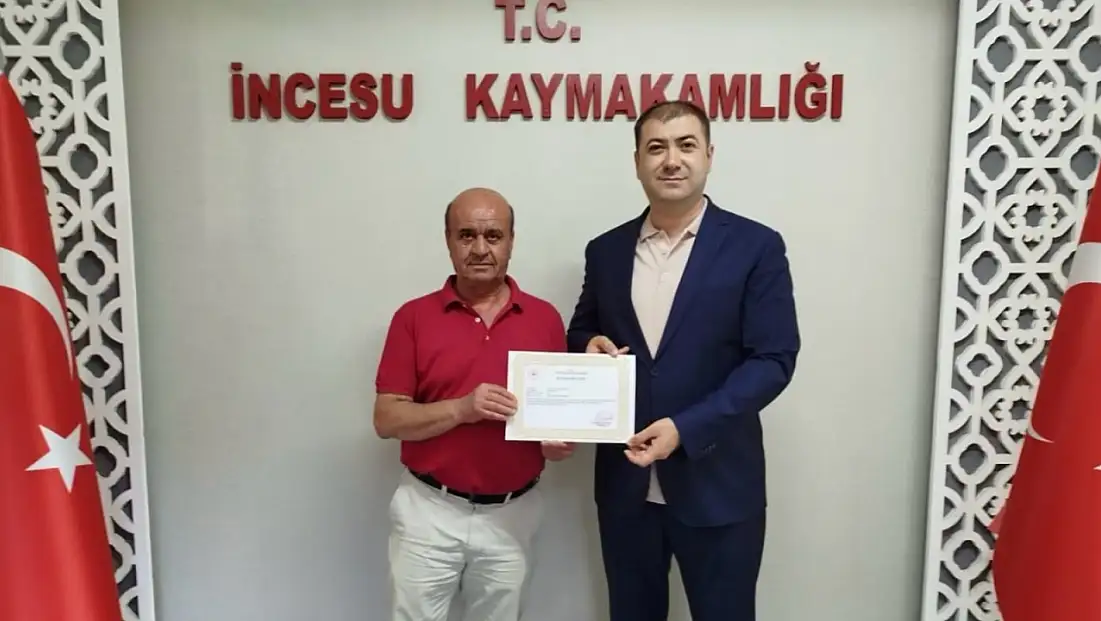 Kayseri’de emekliye ayrılan MEM şefine kaymakamdan başarı belgesi