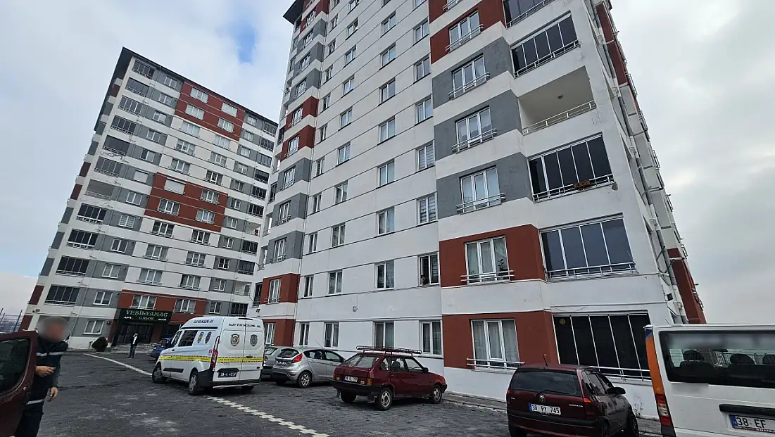 Kayseri'de evini taşımaya gelen nakliyeciyi bıçakladı!