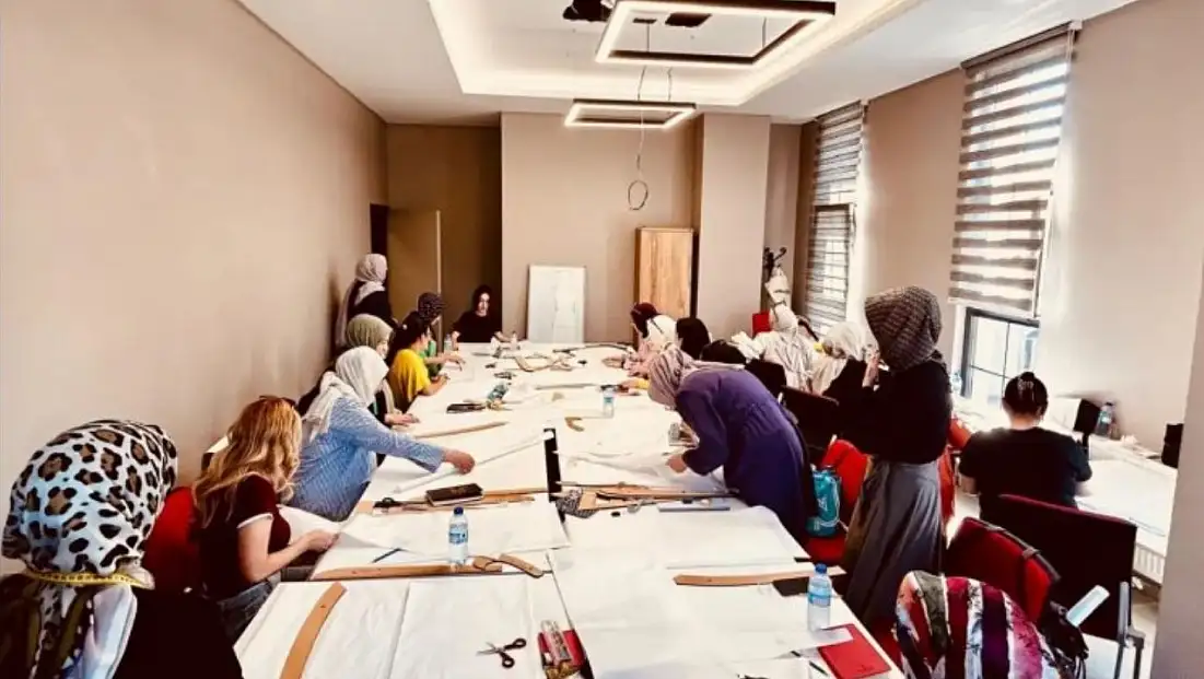 Kayseri’de özel gün kıyafeti tasarlamak isteyenlere ikinci fırsat verildi