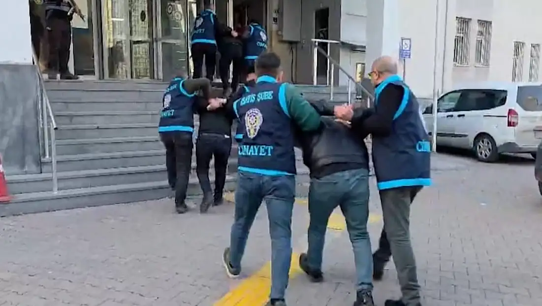 Kayseri’de trafik kavgası büyüdü: 3 şüpheli gözaltında