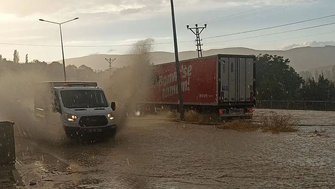 Kayseri yolunda sağanak sürprizi!