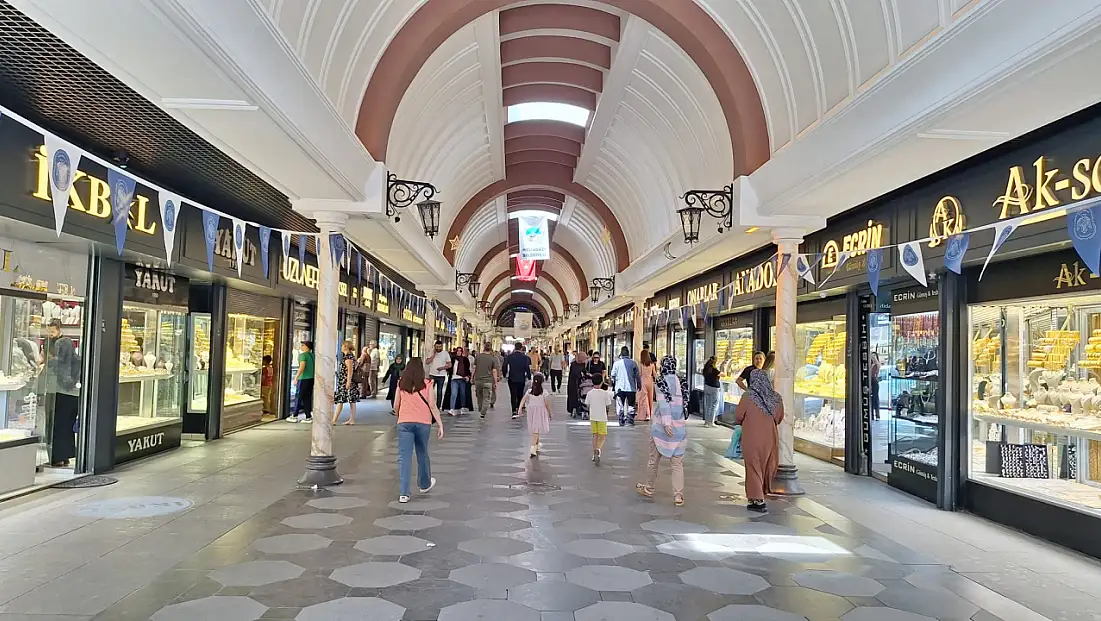 Kuyumcular ve yatırımcılar tetikte! Yeni tahminlere geldi