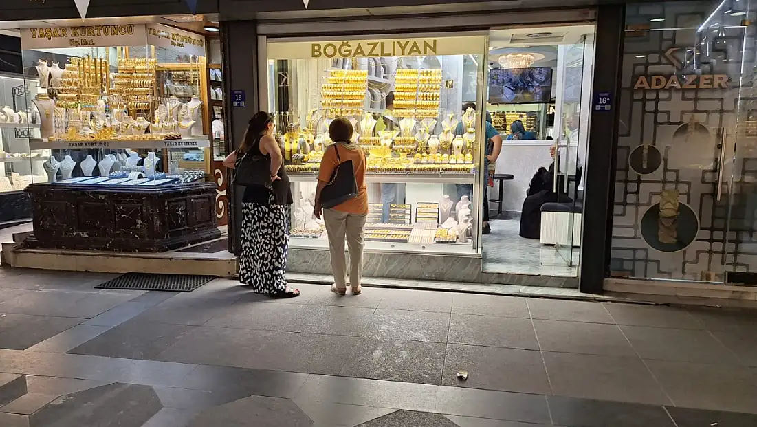Piyasalarda çifte sinyal: Küresel kriz ve TÜİK rakamları öncesi İslam Memiş’ten uyarı!