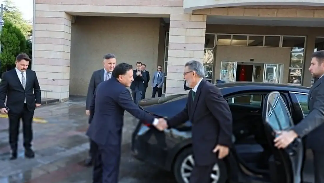 Sami Güçlü Kayseri’de! Vali Çiçek’le bir araya geldi
