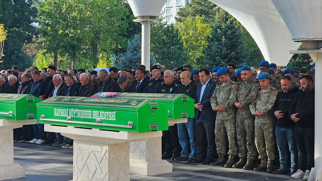 Şehit Tuğgeneral İsa Baydilli’nin acılı annesi son yolculuğuna uğurlandı!
