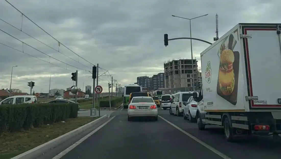 Talas'ta ışıklar söndü - Trafik kazası meydana geldi!
