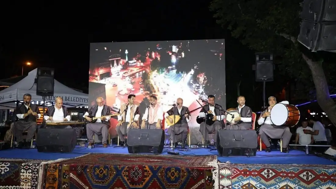 Yahyalı’da Urfa rüzgarı esti: Meydan coşkuya dar geldi!