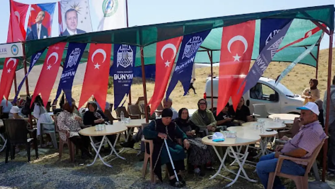 Yünören’de unutulmaz şenlik: Köleteliler hasret giderdi!