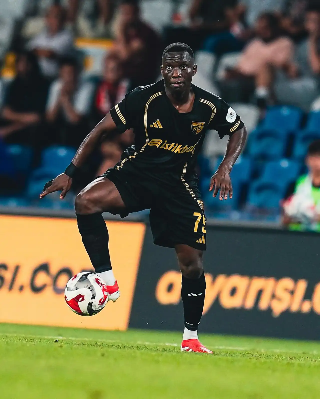 Kayserispor'da son dakika gelişmesi! O futbolcu ile yollar ayrıldı, İsrail ekibine gitti