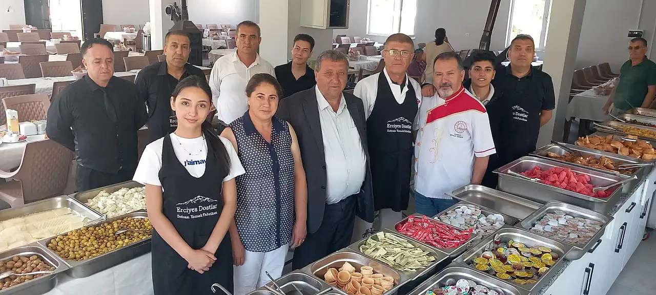 Develi'de 300 kişilik sofra kuruldu! O lezzet için çevre köylerden geldiler