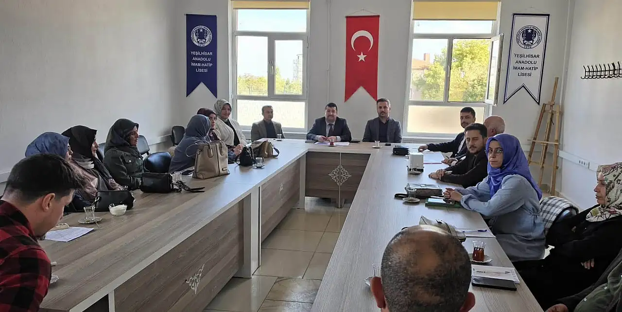 Bozdağ'dan eğitim toplantısında dikkat çeken değerlendirme: Başarı sadece sınav değil