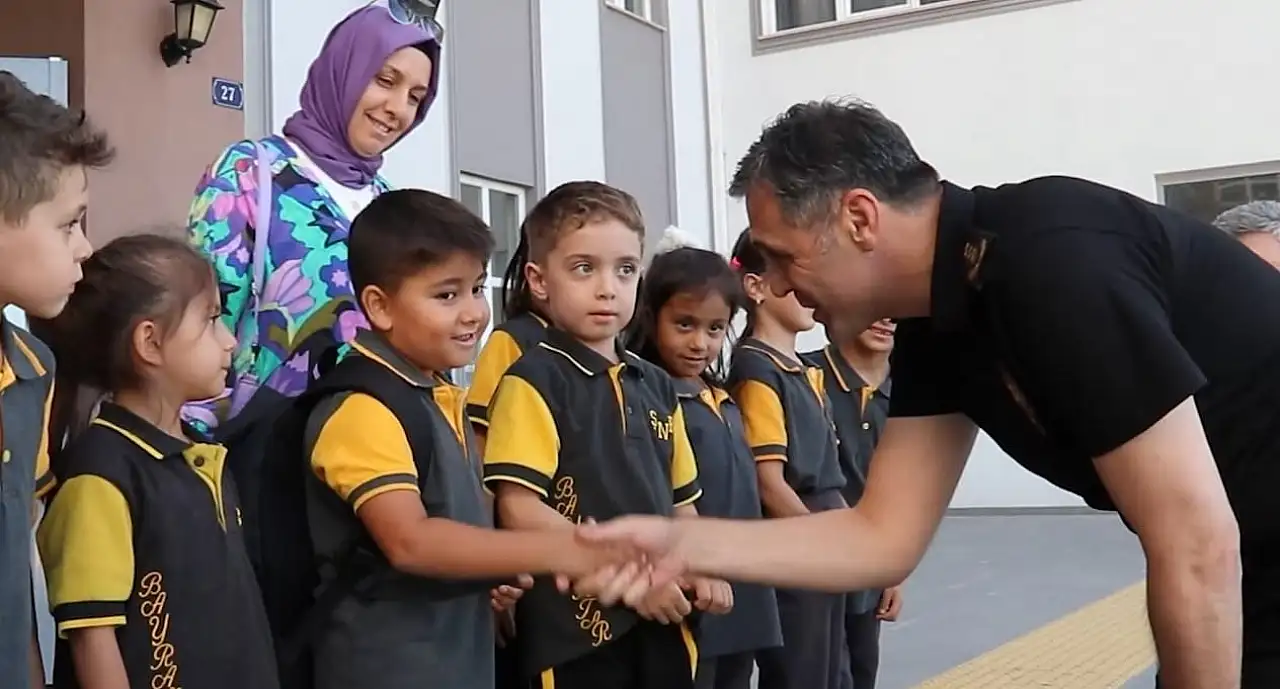 Kayseri Emniyet Müdüründen duygulandıran jest: Şehit evladını okuldan alıp evine bıraktı