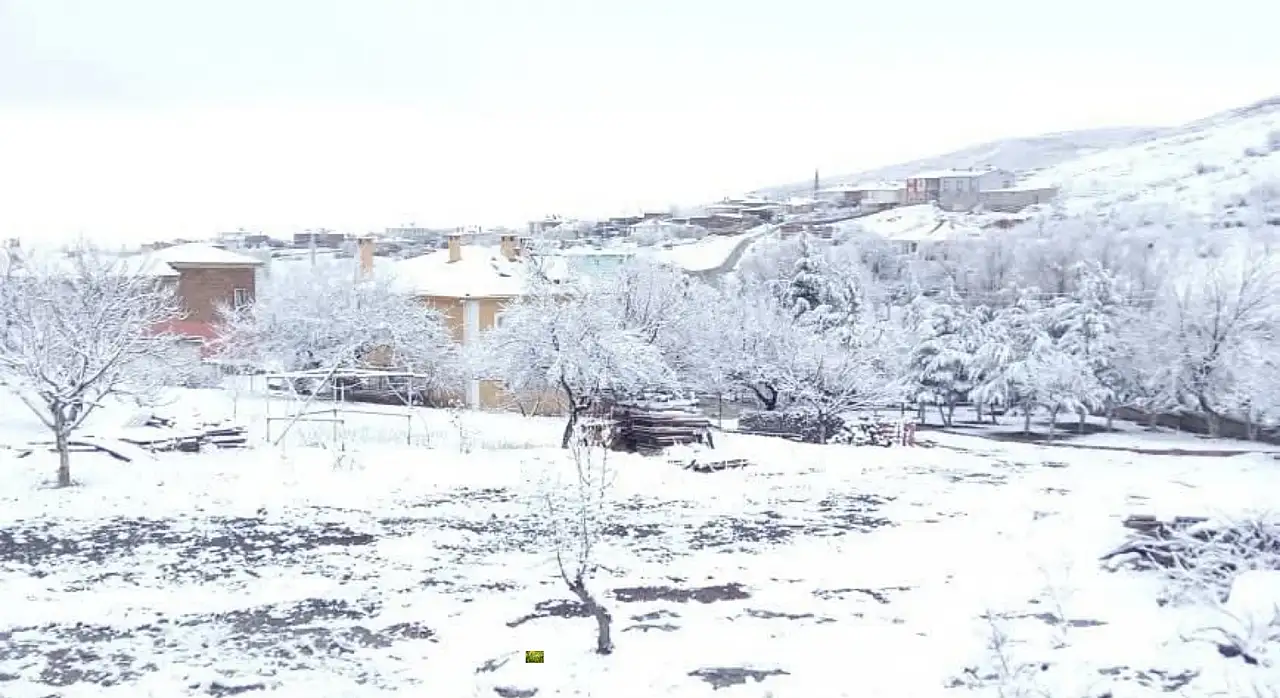 Akkışla ve Tomarza'da kar yağdı