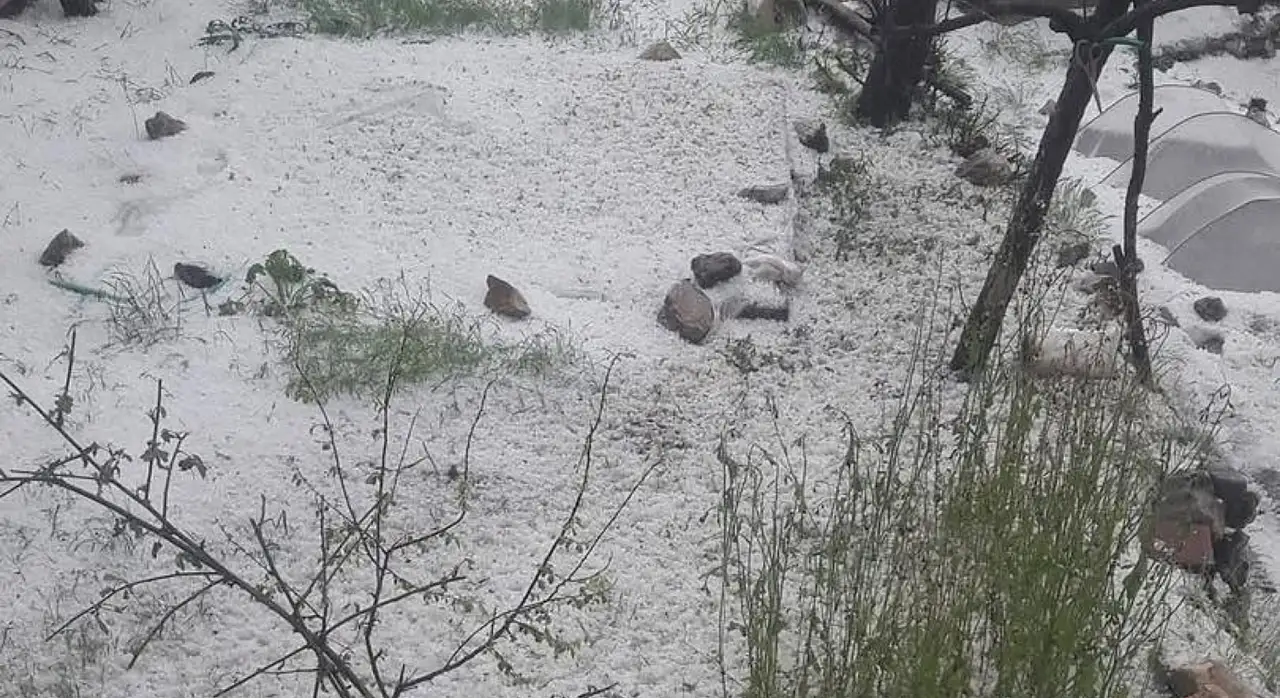 Kayseri'de hava tersine döndü: Kırcı yağdı, Zamantı coştu