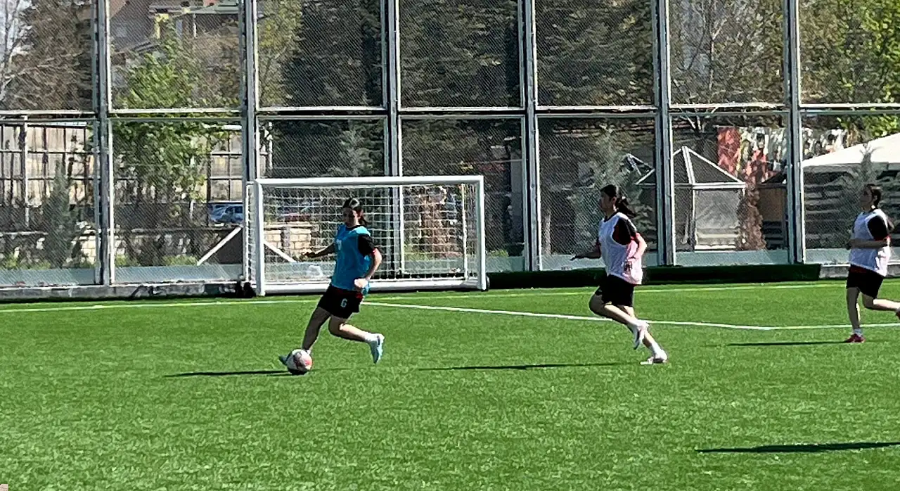 Kayseri'nin kızları sahaya çıktı… Millî Takım'a kim girecek?