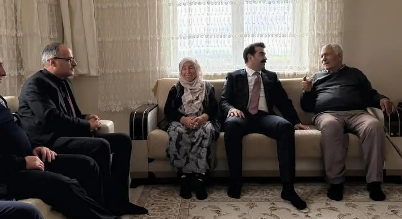 Anneler Günü'nde yürek burkan ziyaret