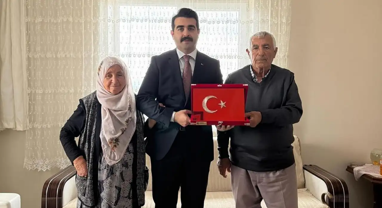 Anneler Günü'nde yürek burkan ziyaret