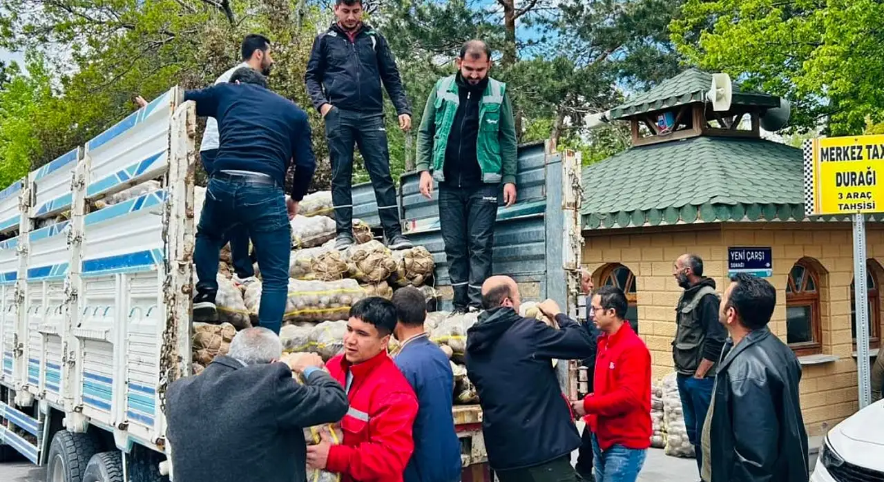 Hz. Muhammedin doğum yılına özel 571 çuval dağıtımı!