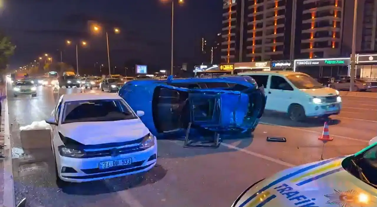 Kayseri Talas Bulvarı'nda feci laza! Otomobil devrildi: 3 yaralı
