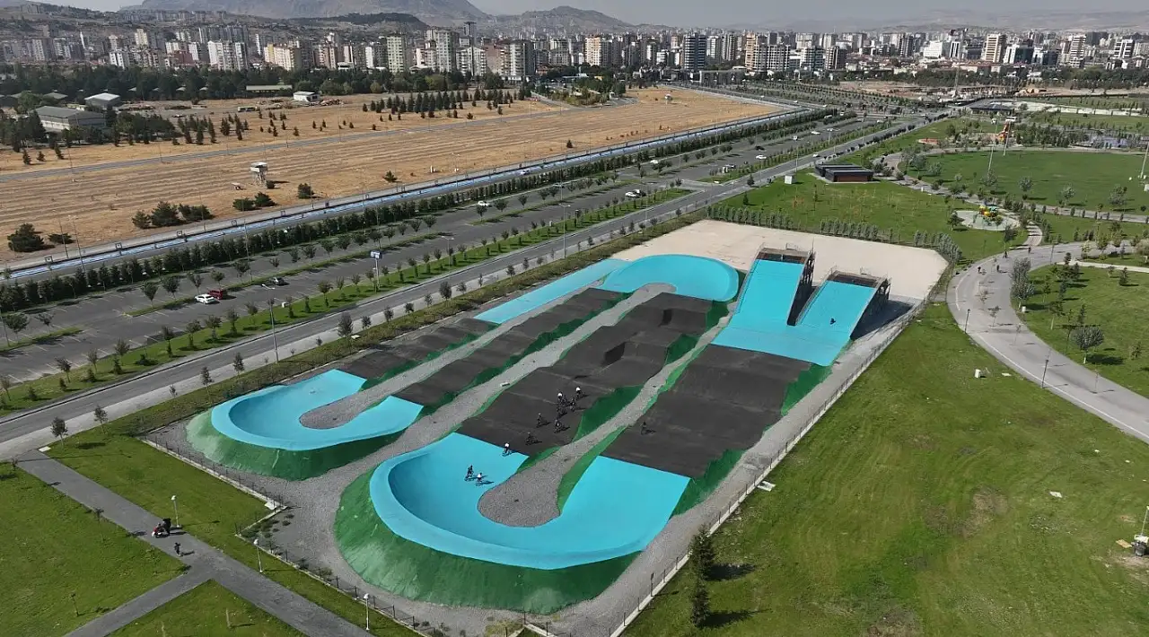 Türkiye'nin ikinci BMX parkuru Kayseri'de yoğun ilgi görüyor