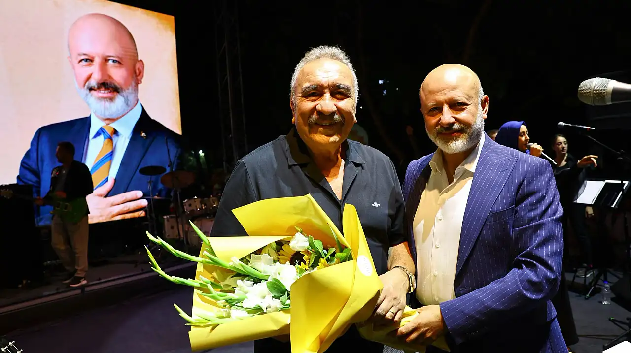 Kayserili başkan öyle bir projeye imza attı ki! Ünlü sanatçılar akın etti: Türkiye konuştu!