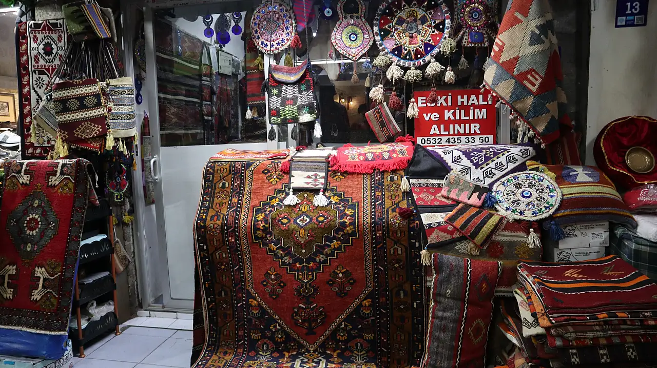 800 yıllık tarihi Kapalı Çarşı, ticaretteki canlılığı ile alışverişe yön veriyor