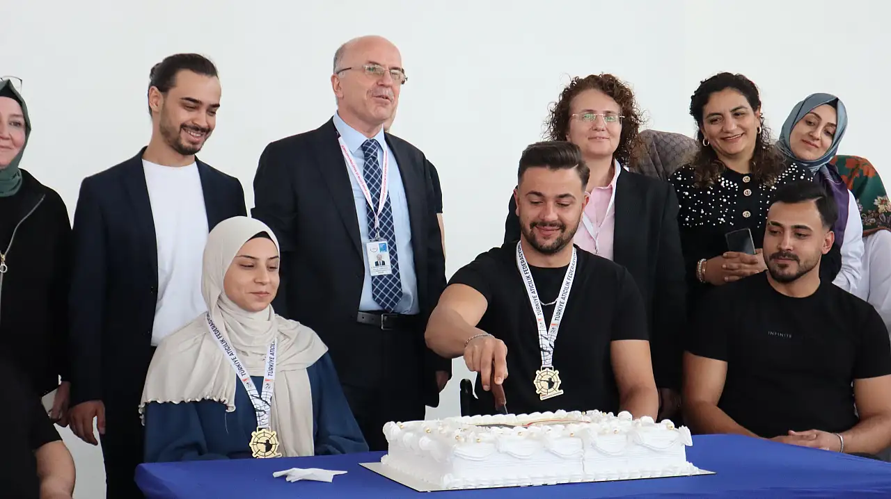 Kayseri Şehir Hastanesi'nde başarılı sporcular için tören düzenlendi