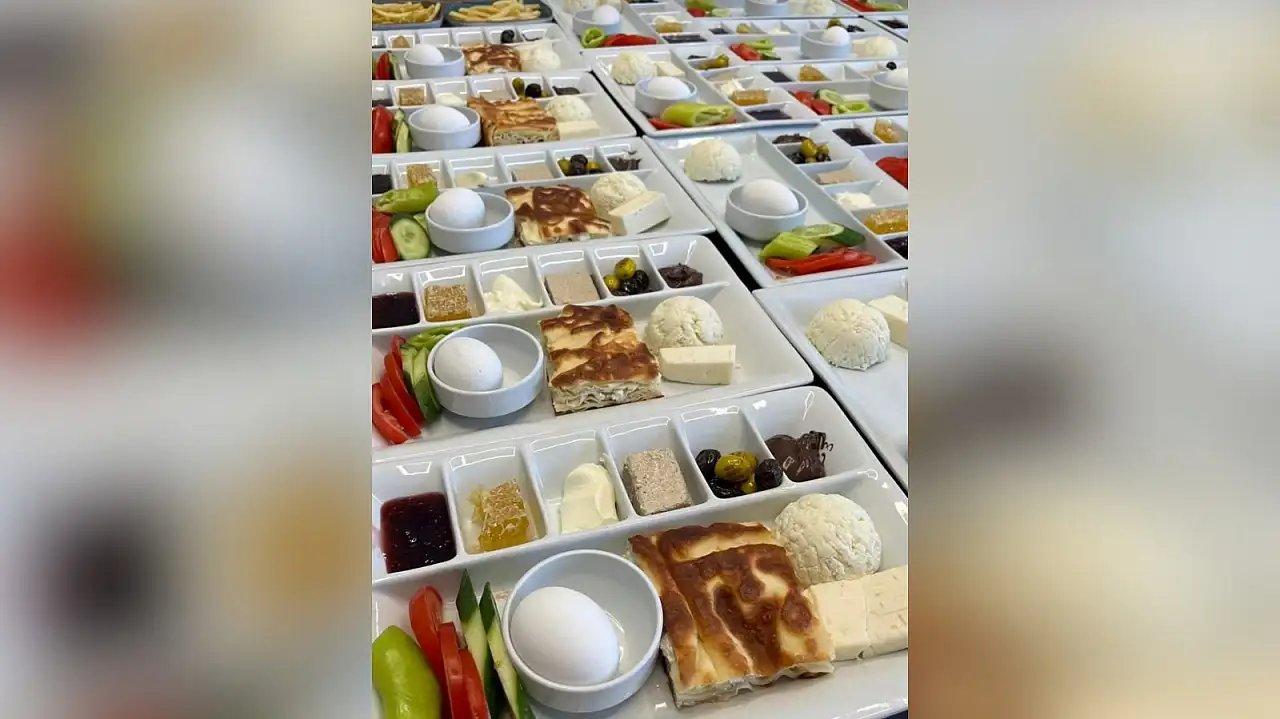 Kayseri'de Kent Lokantası değil Ev Yemekleri Lokantası dönemi: Belediye 4 çeşit yemeği bakın kaç liraya satıyor?