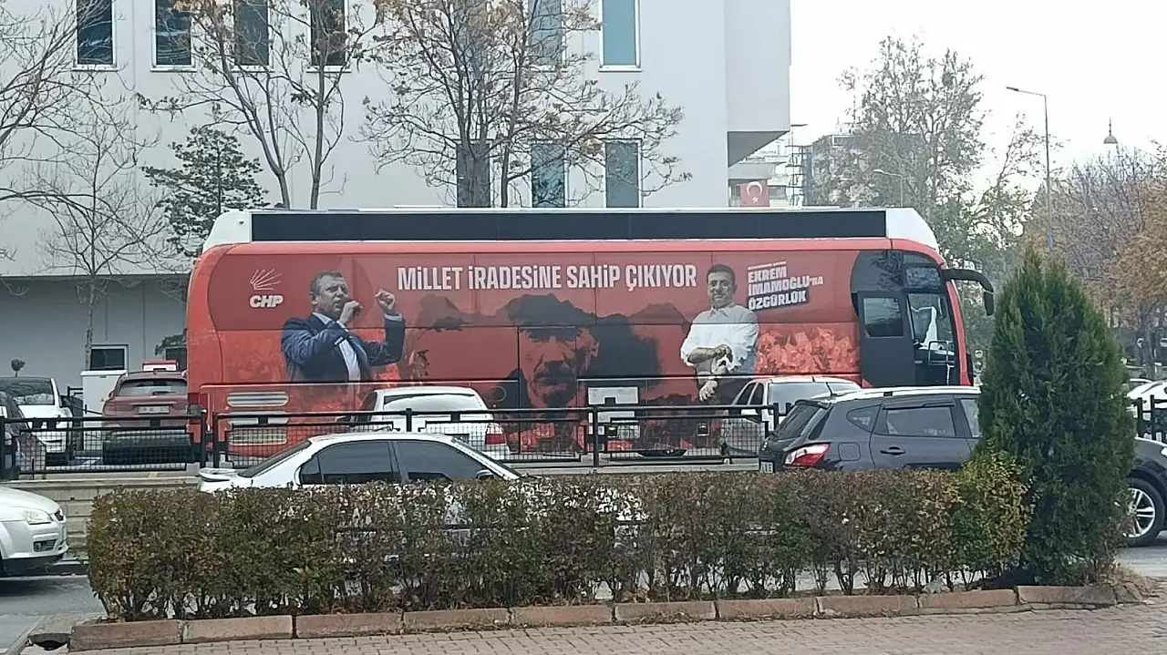 Kayseri Cumhuriyet Meydanı'nda hazırlıklar başladı: Gözler yarına çevrildi!