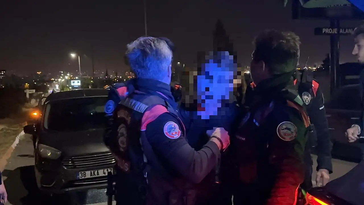 Kayseri'de Ehliyetsiz Sürücüye 335 Bin TL Ceza: 'Dershane Param Gitti'