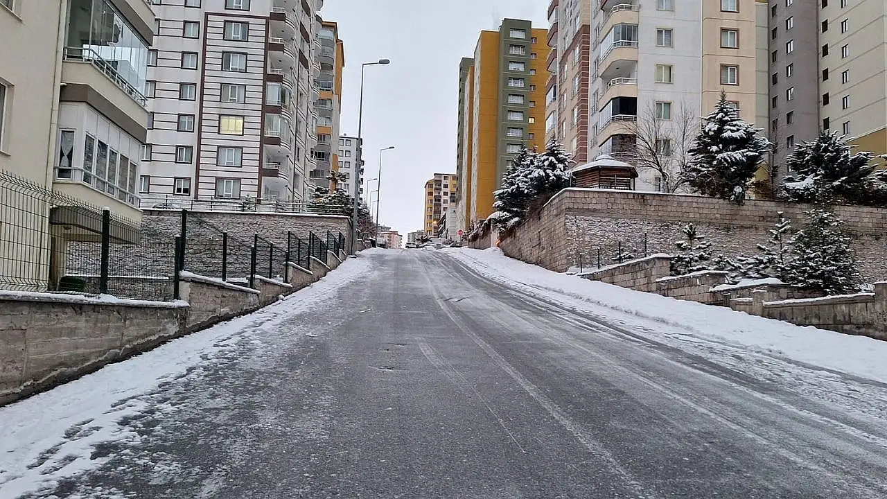 Kayseri’de kar yağışı sonrası gözler yollarda: Son durum açıklandı