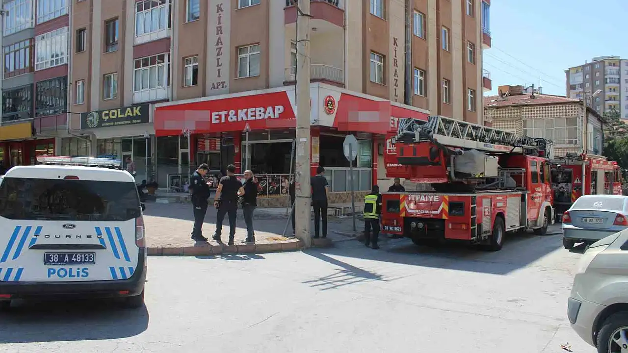 Kayseri'de lokanta bacasında yangın çıktı: Korkutan anlar...