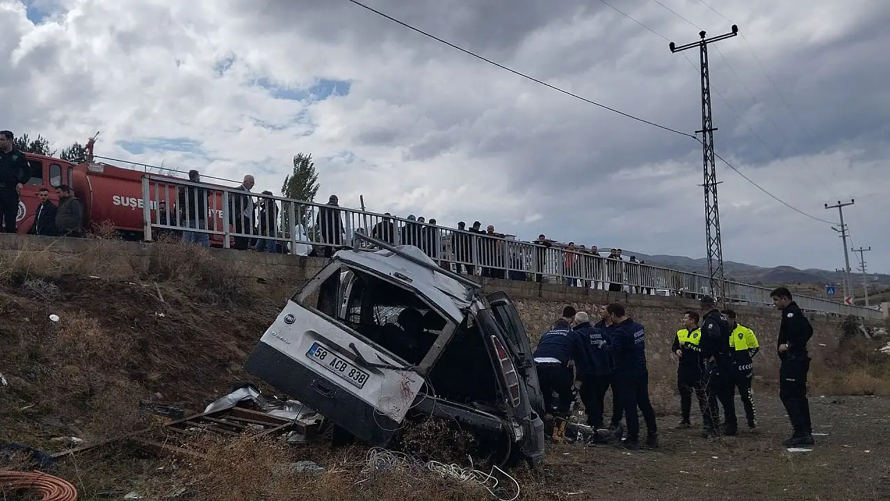 Mudurnu'da tır ve hafif ticari araç çarpıştı: 1 yaralı
