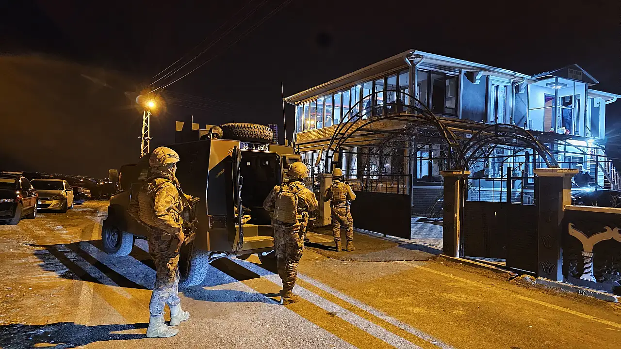 Kayseri'de film gibi operasyon - Özel hareket polisleride katıldı!