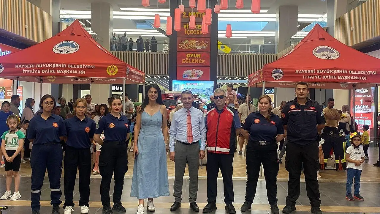 Minik kahramanlar yangına karşı sahnede! O AVM'de sıra dışı tatbikat