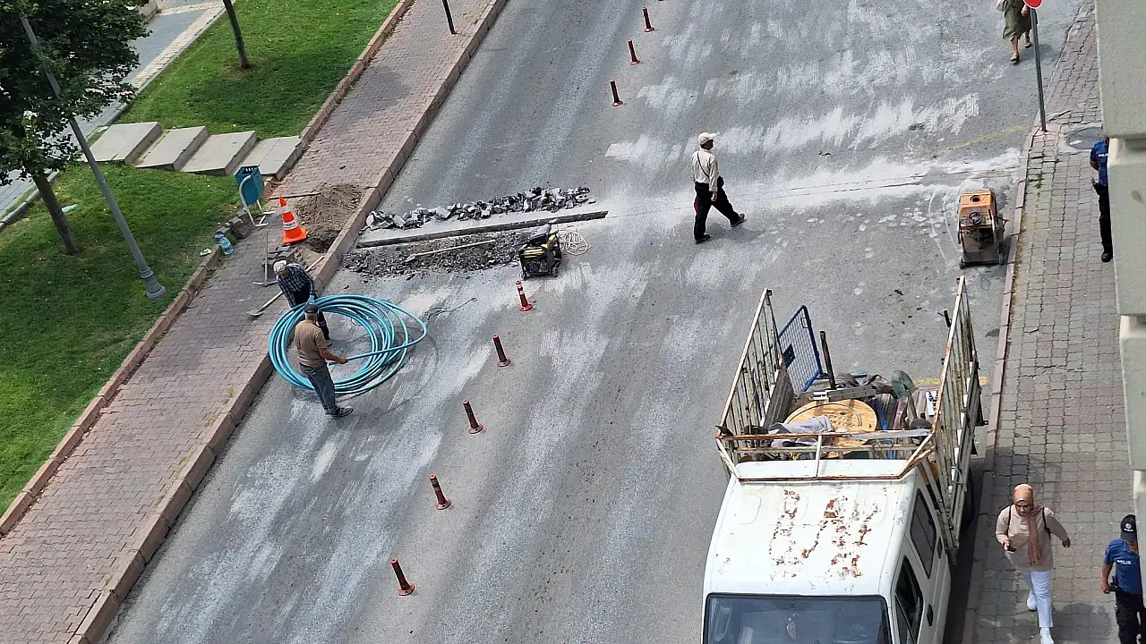 Cumhuriyet Meydanı'nda trafik akışı durduruldu