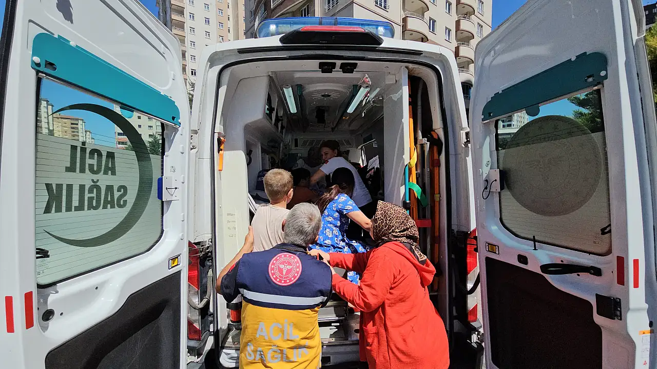 Kayseri'de itfaiye ekipleri zamana karşı yarıştı! 30 kişi tahliye edildi