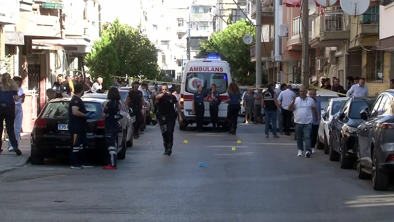 SON DAKİKA: İzmir'de polis karakoluna pompalı tüfekli saldırı, 2 polis şehit oldu!