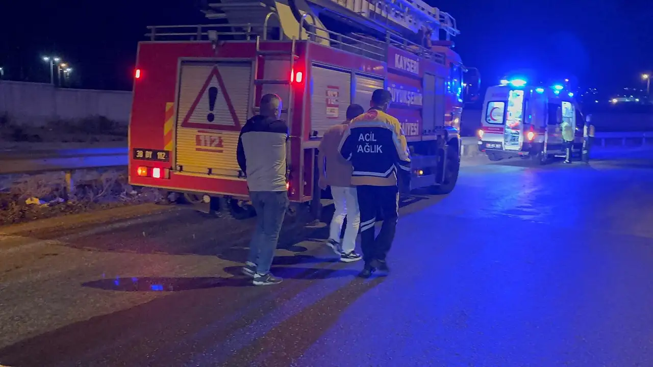 Kayseri'de sıkışmalı trafik kazası ihbarı ekipleri harekete geçirdi!