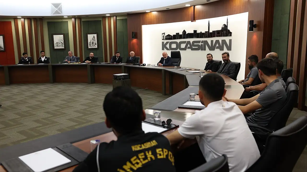 Başkan Çolakbayrakdar: 'Kocasinan Şimşekspor, Kayseri futbolunun gururudur'