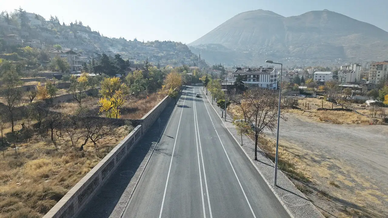 Kayseri'de trafiği rahatlatan dev hamle! Atatürk Bulvarı yepyeni haliyle açıldı