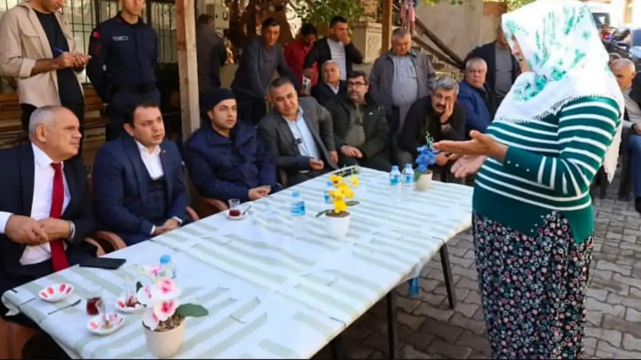 Yahyalı'da yoğun katılımlı toplantı: Yol ve altyapı gündemde