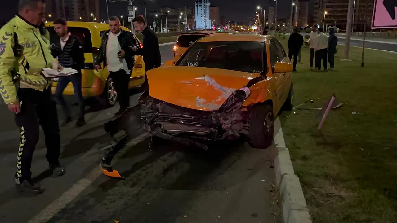 Kayseri'de alkol skandalı! Gazeteciyi görünce çıldırdı: ''Çekersen üflemem!'' dedi… 1.42 promil çıktı